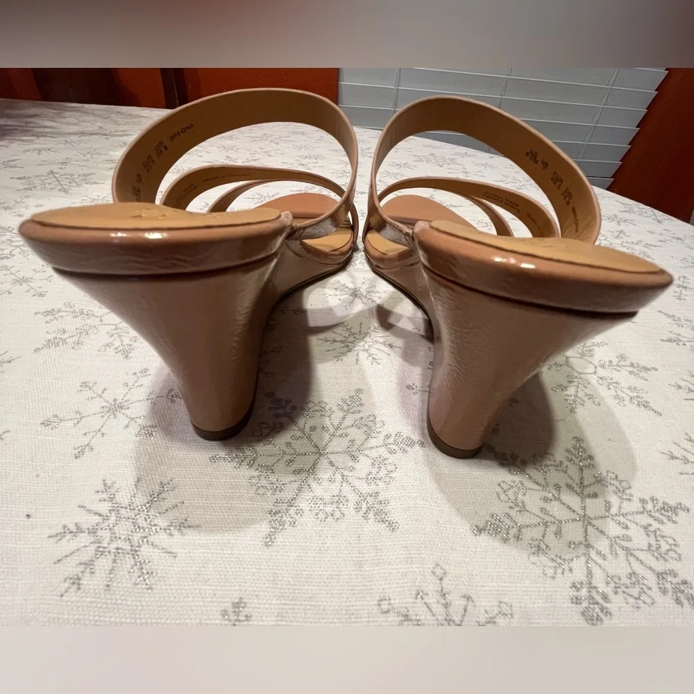 New Naturalizer Breona Wedge Sandals – Taupe – Size 9.5